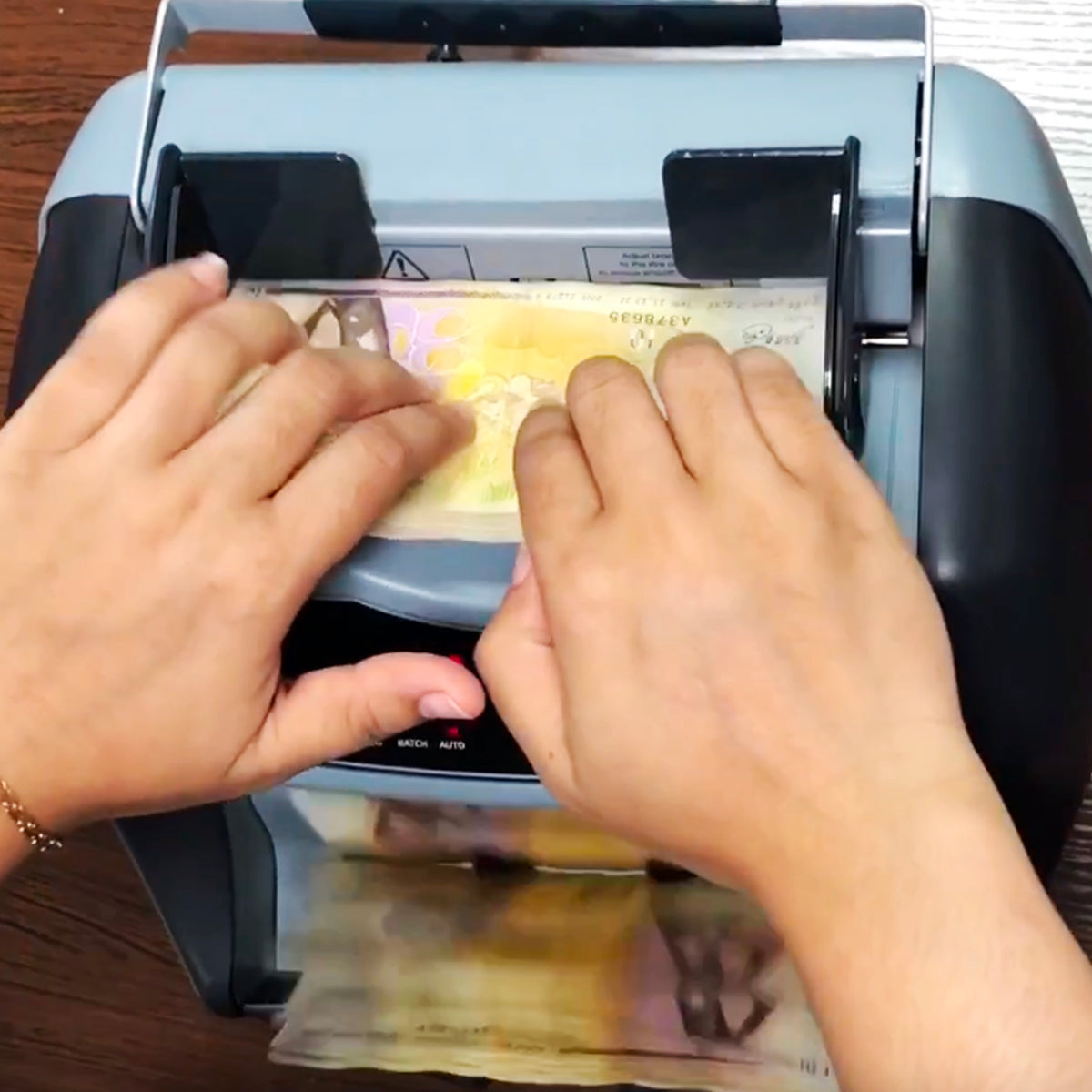 Currency Counter / Calculators Asters Maldives