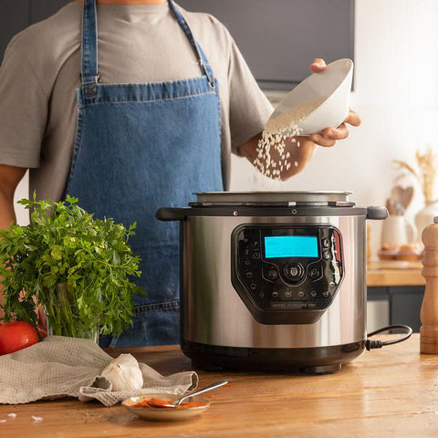 Pressure Cooker (6L) - Asters Maldives